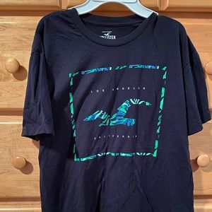 Loose fitting Navy Hollister shirt